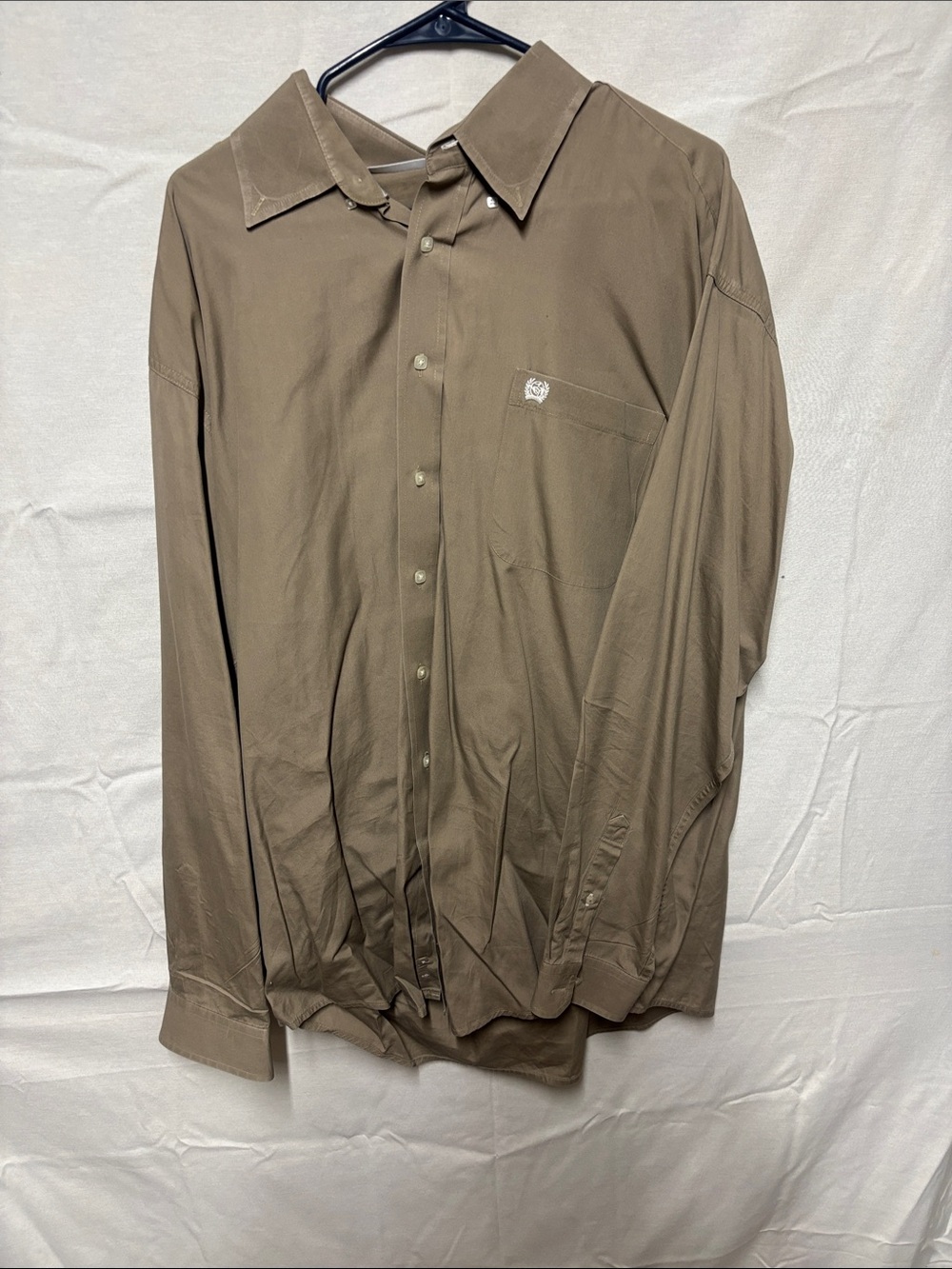 Cinch Men's Brown Button-Up Dress Shirt with Chest Patch